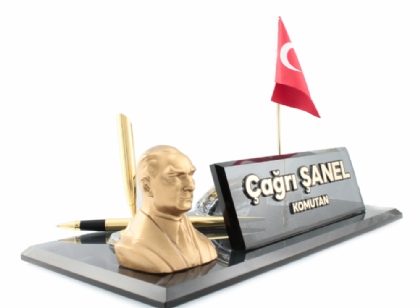 Atatürk ve Bayraklı İsimlik