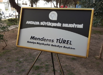 Menderes Türel özel metal çelenk