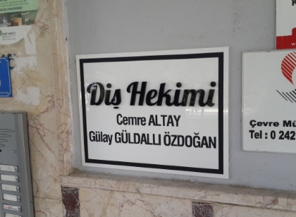 Diş hekimi kapı tabelası