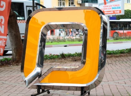 Özpınarlar inşaat 3d ışıklı logo