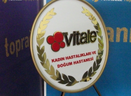 Vitale kadın doğum metal çelenk